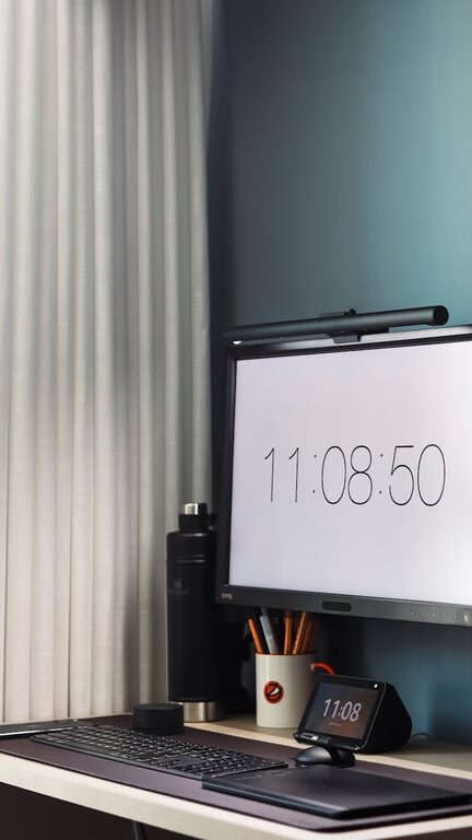 Tips for Organizing a Clutter-Free Workspace to Boost Productivity and Creativity